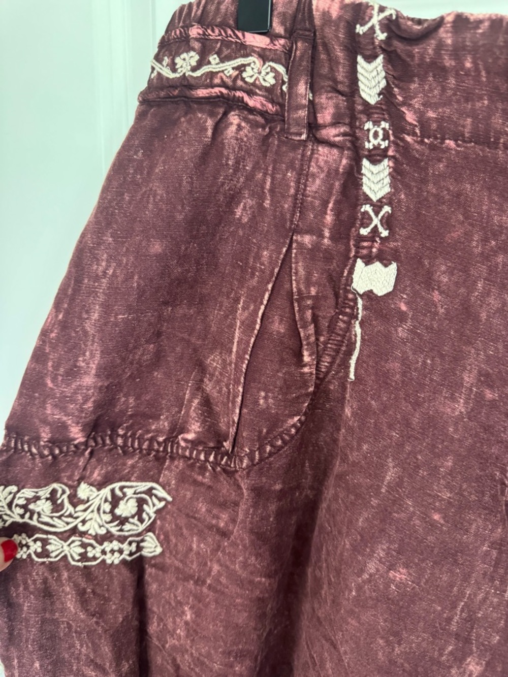 By Anthropologie Embroidered Parachute Pants Maroon Linen Blend  Boho Balloon - Picture 4 of 10